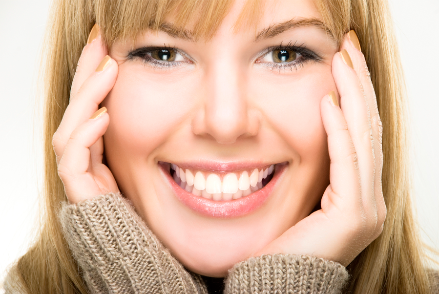Smiling Light Up: blanqueamiento dental + biolifting
