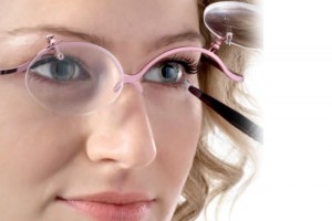 Maquillaje para mujeres que usan gafas 