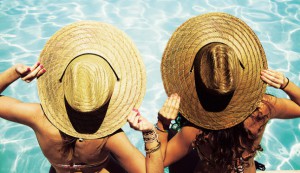 mujeres con sombrero para Cabello brillante durante el Verano 