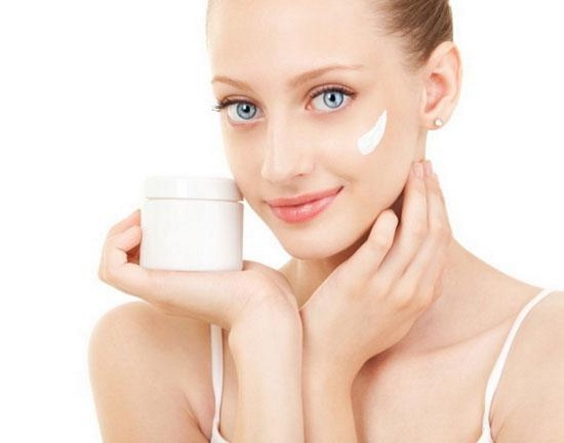 Crema facial, cómo aplicarla correctamente