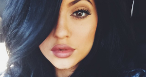 Kylie Jenner se mete de lleno en el mundo del maquillaje
