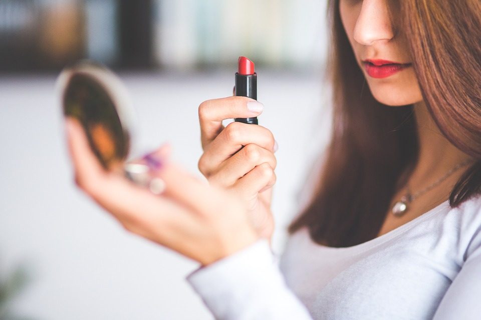 Prácticas de Maquillaje que perjudican tu salud